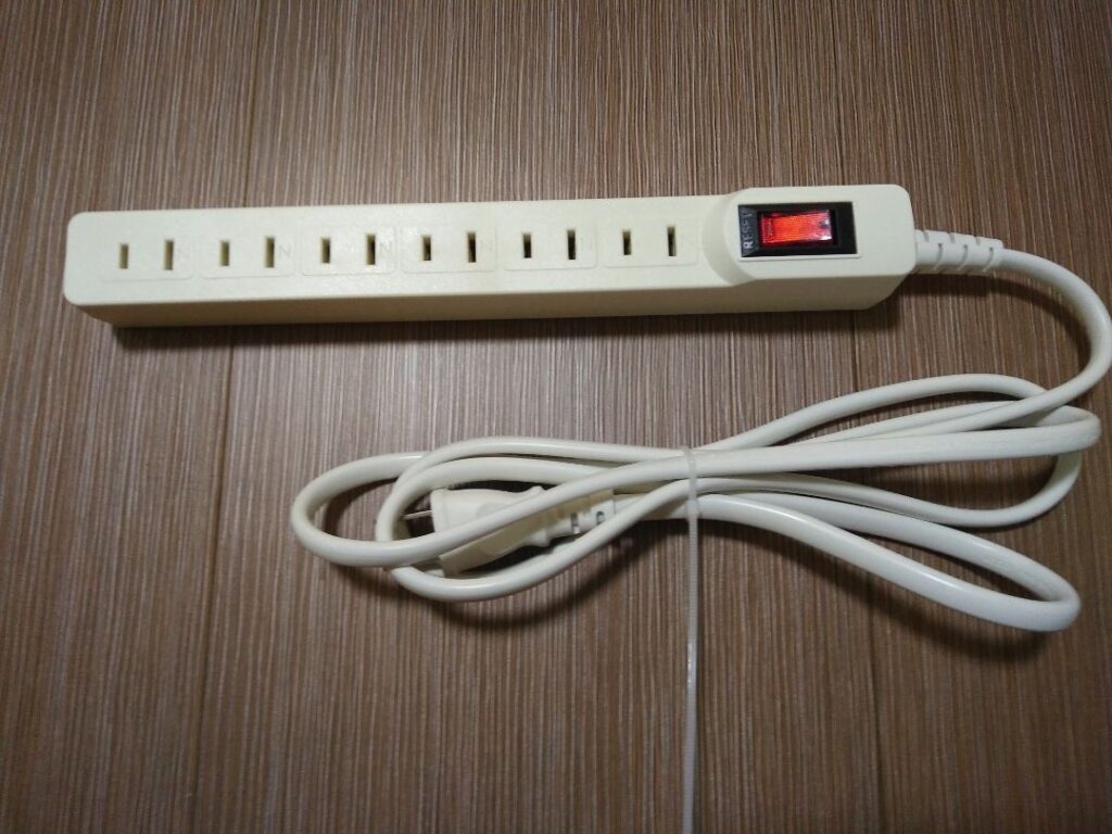 Ikea 的台規插座，成本很低，又省空間 AI輔助學習